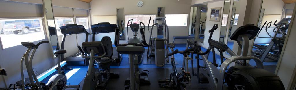 Ypc Fitness & Accomodations Invermere Zimmer foto