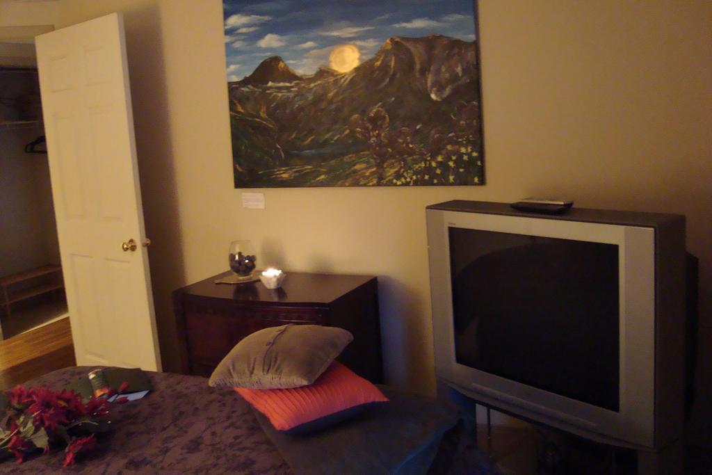 Ypc Fitness & Accomodations Invermere Zimmer foto